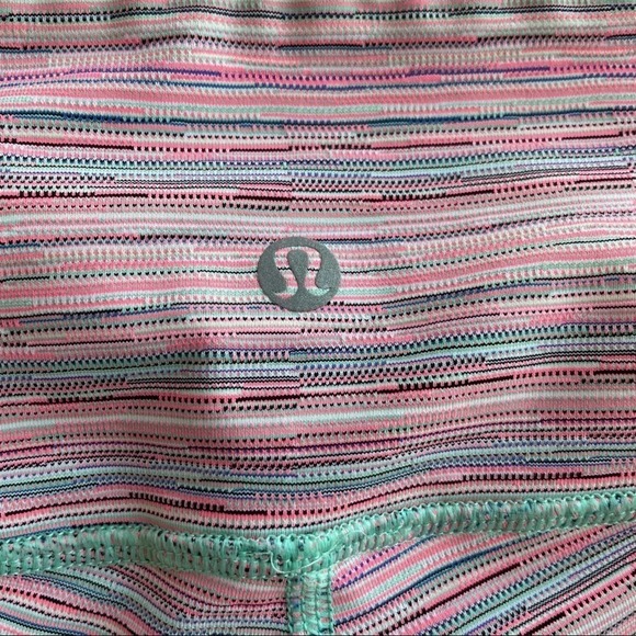 Lululemon Leggings Wunder Under Luxtreme  Cyber Stripe Pink Menthol Size 4 rare - Picture 6 of 13